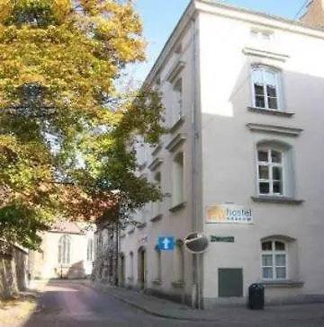 City Hostel بيت شباب *