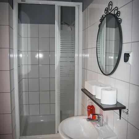 City Hostel Hostal *