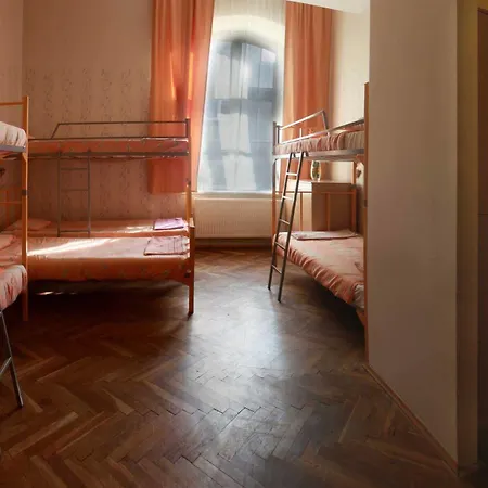City Hostel Hostal *